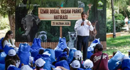 Başkan Tugay sözünü tuttu, Kirazlı çocukların karne hayali gerçek oldu!