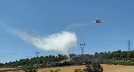 Çanakkale'de korkutan tarım arazisi yangını: Havadan ve karadan müdahale başlatıldı