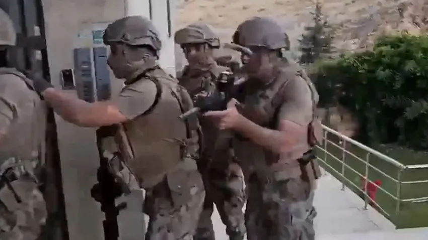 Elazığ merkezli 5 ilde Barbaroslar suç örgütüne operasyon: 29 gözaltı haberinin görseli