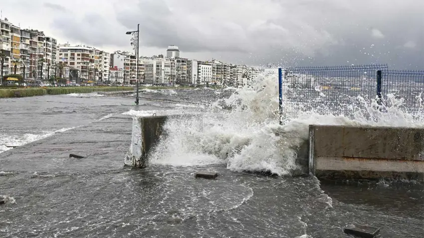 İzmir’e kuvvetli rüzgar ve fırtına uyarısı: 12 ilçe için sarı alarm haberinin görseli