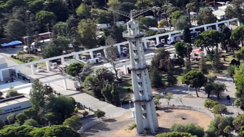 İzmir'in simgesi Paraşüt Kulesi yeniden hayat buluyor haberinin görseli