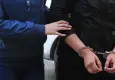 Kocasını vurmak istedi, silah tutukluk yapınca yakalandı