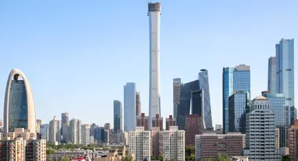 Pekin'de havacılık kazası: Küçük uçak 109 katlı gökdelene çarptı!