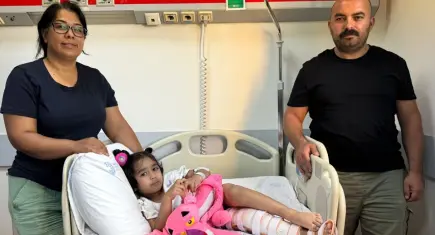Türkiye'de bir ilk! 3 yaşındaki çocuğun menisküsü özel yöntemle onarıldı