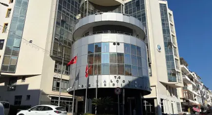 Balçova Belediye Başkanı Onur Yiğit’in annesi serbest bırakıldı