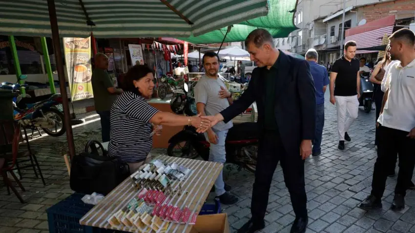 Başkan Tugay Kınık'ta muharrem lokmasını paylaştı: Dayanışmadan asla vazgeçmeyelim haberinin görseli