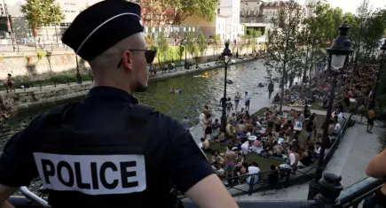 Fransa’da sıcaklık alarmı: Paris’te bir günde 109 ölü! Muhalefetten iklim izni önerisi!