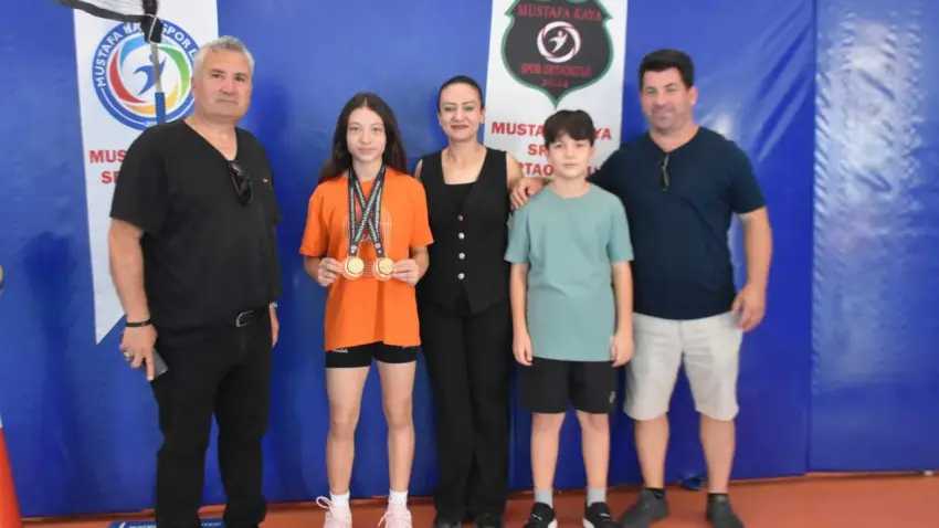 İzmirli Elif Yıldız, Türkiye şampiyonluğunu çifte altınla kazandı haberinin görseli