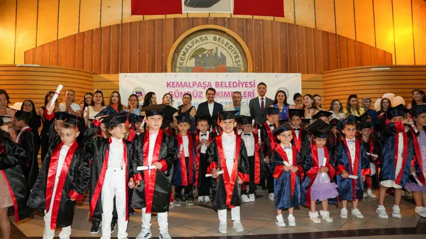 Kemalpaşa'da miniklerin mezuniyet coşkusu haberinin görseli
