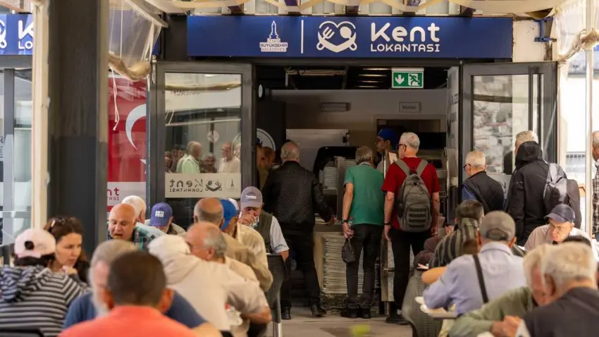 Kent Lokantaları’nda milli bayramlar ve anma günlerinde ücretsiz yemek dönemi haberinin görseli