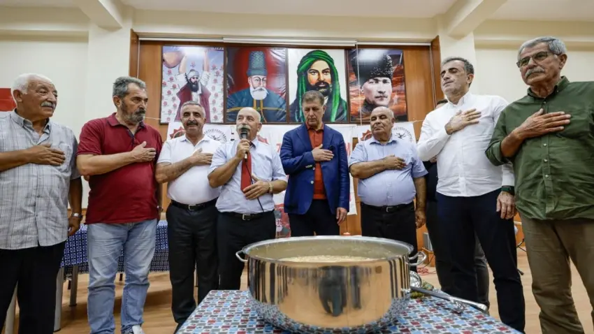Başkan Tugay’dan aşure programında birlik mesajı haberinin görseli