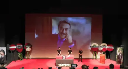 Kadir İnanır’a son görev: Gözyaşlarıyla uğurlandı