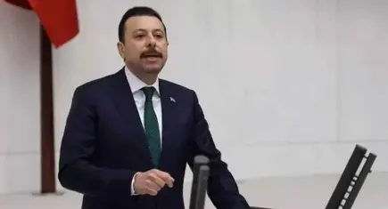 Kaya: İzmir’in milyarları siyasi hesaplara harcanıyor