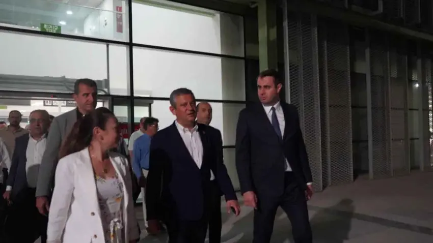 Özgür Özel İzmir’de haberinin görseli