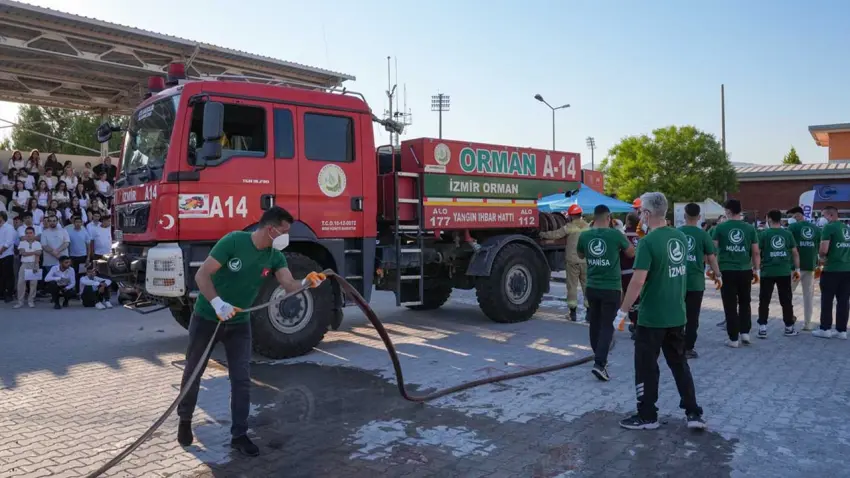 Ülkü Ocakları Genel Başkanı Yıldırım: Devletimiz ihtiyaç duyduğunda göreve hazırız haberinin görseli