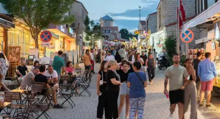 Alaçatı'da 870 bin liralık hesap: Sosyal medya bu adisyonu konuşuyor