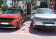 Bayraklı'da elektrikli araçlara dev yatırım! 10 noktada 20 şarj ünitesi hizmete açıldı