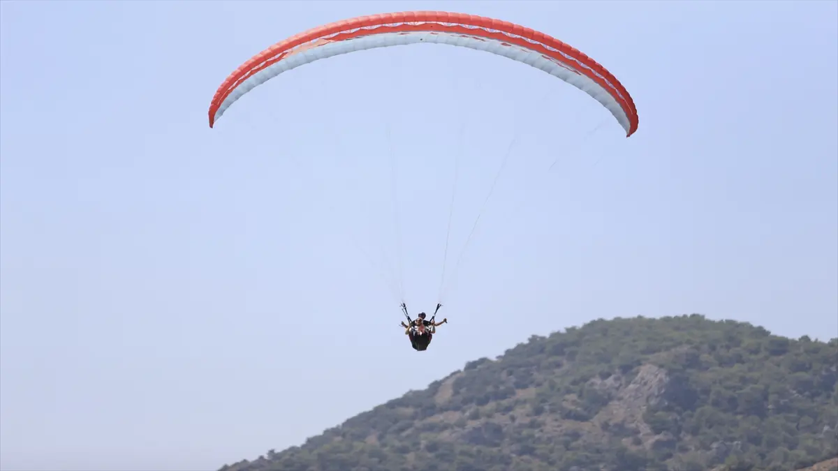 Hayalini Ölüdeniz semalarında gerçekleştirdi görseli