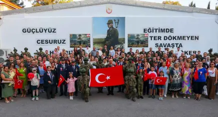 İzmir’de Türk Kara Kuvvetlerinin 2235. kuruluş yıl dönümü kutlandı