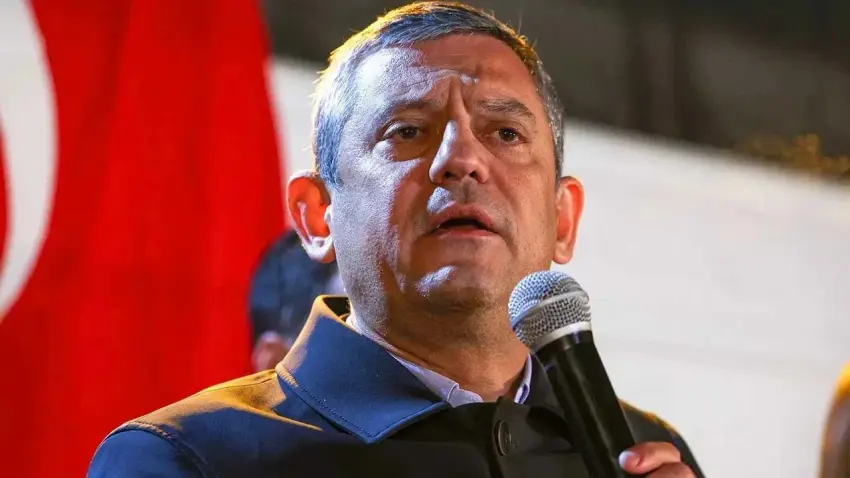 Özel’den İzmir’de sert çıkış: Benim adım 'Tatar Ramazan', bu oyunu bozarım! haberinin görseli