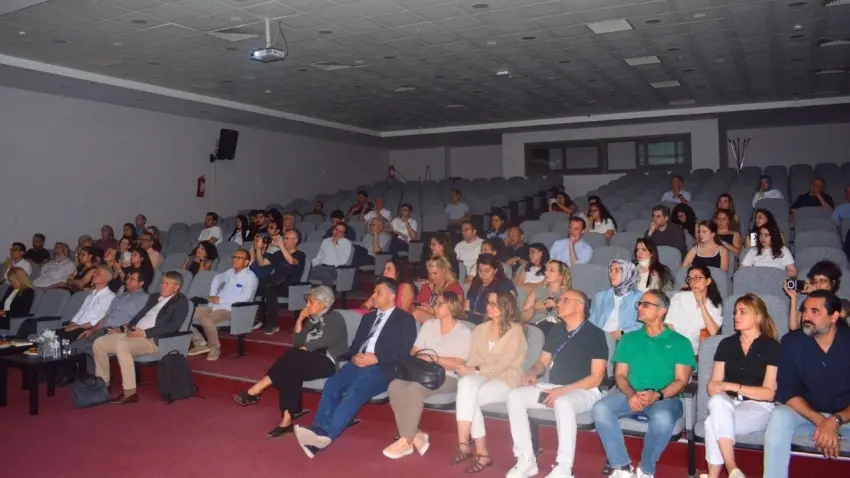Sağlıkta yapay zeka üssü İzmir oldu! TÜSEB'in kritik enstitüsü Ege Üniversitesi'ne taşındı haberinin görseli