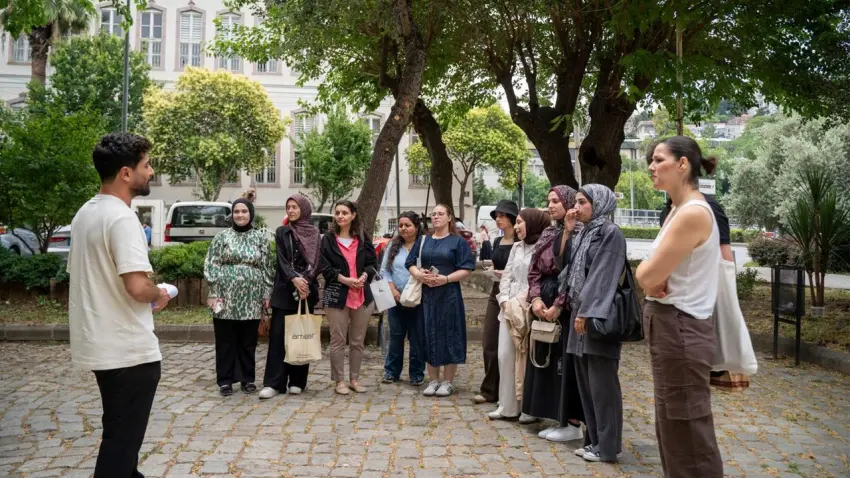 Yazar Tarık Dursun K.’nin İzmir’i, edebiyat rotasında keşfedildi haberinin görseli