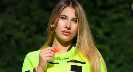 Eski hakem Elif Karaaslan cezaevinden çıktı, sosyal medyaya döndü