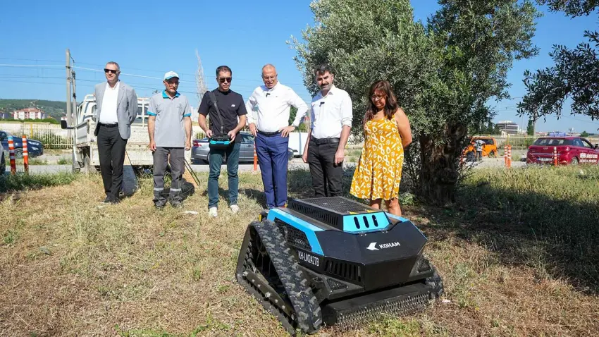 Gaziemir’de yabani ot temizliğinde robot dönemi başladı haberinin görseli