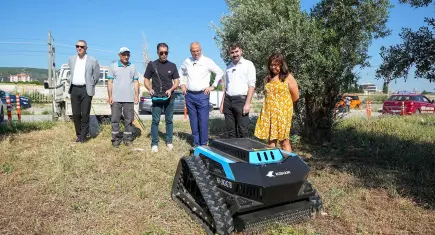 Gaziemir’de yabani ot temizliğinde robot dönemi başladı