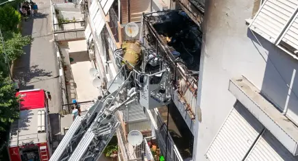 İzmir’de korkutan yangın: Apartman dairesi küle döndü