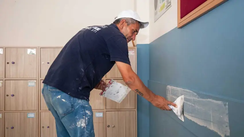 Narlıdere Belediyesi’nden okullara bakım ve onarım desteği haberinin görseli