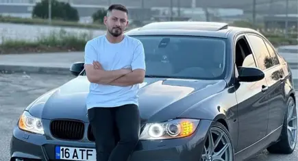 Balayı dönüşü kahreden ölüm: Yaralı sürücüye yardım etmek isterken akıma kapıldı