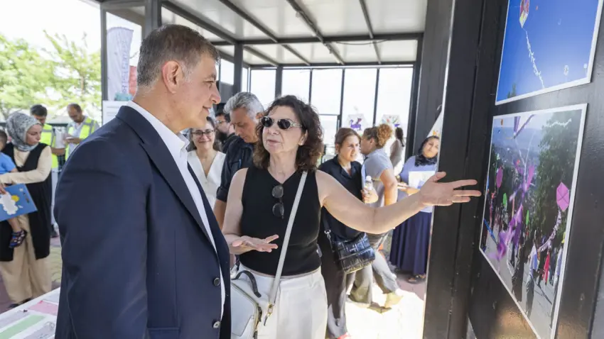 Başkan Tugay'dan Kadifekale mesajı: Adım adım her şeyi halledeceğiz haberinin görseli