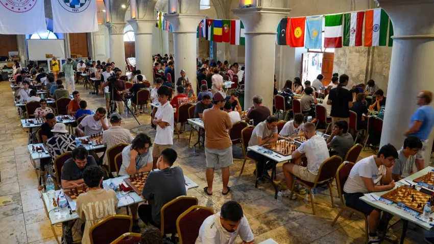Çeşme'de dev turnuva: 40 ülkeden 1125 sporcu hamle yapıyor! haberinin görseli