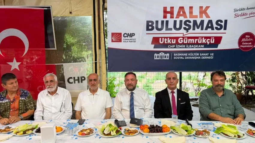 CHP İzmir İl Başkanı Utku Gümrükçü, Basmane’de halkla buluştu haberinin görseli