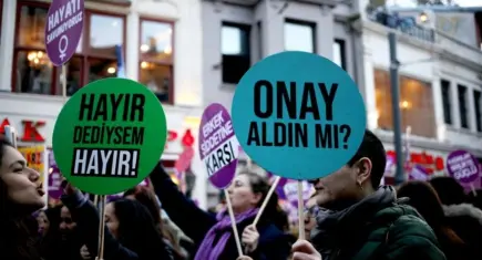 Kadın Cinayetlerini Durduracağız Platformu’ndan Karşıyaka Adliyesi’ne çağrı