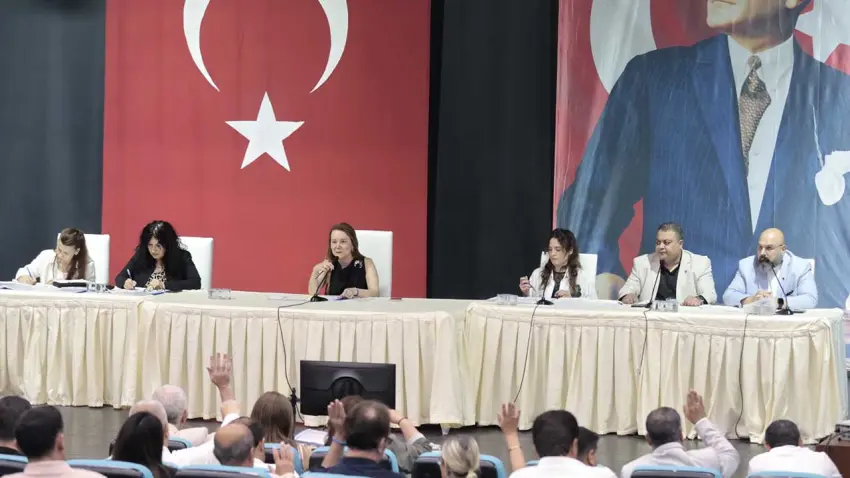 Konak’a örnek sokak geliyor: Alsancak'ta tabela ve tente düzenlemesi! haberinin görseli