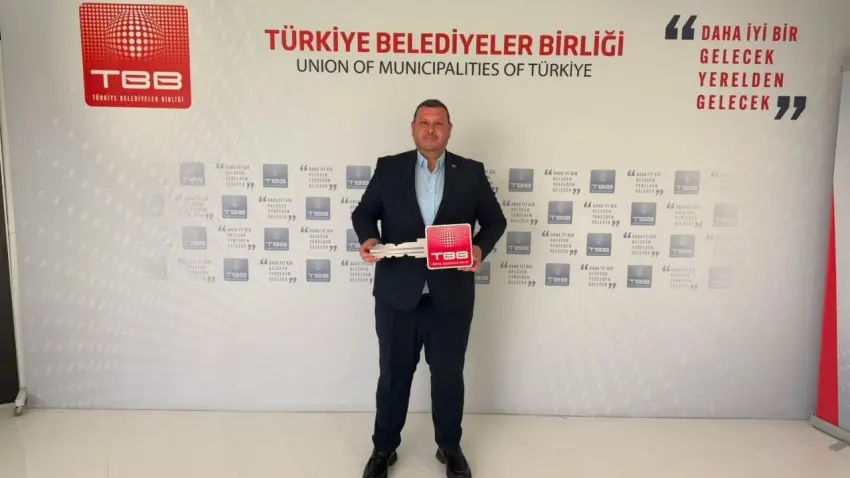ilkay &ccedil;i&ccedil;ek