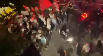 Sultangazi’de taciz iddiası: İş yeri sahibi linçten polis tarafından kurtarıldı
