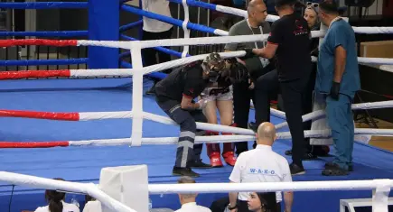 Bolu’da Türkiye Kick Boks Şampiyonası başladı: Ringde fenalaşan sporcuya müdahale