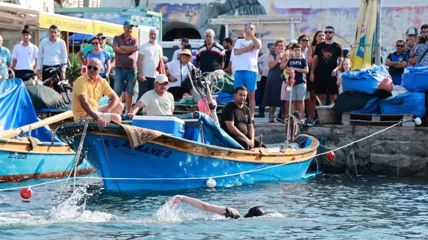 Foça’da mavi vatana saygı: Kabotaj Kanunu’nun 100. yılı coşkuyla kutlandı! haberinin görseli