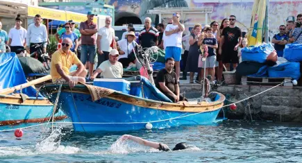 Foça’da mavi vatana saygı: Kabotaj Kanunu’nun 100. yılı coşkuyla kutlandı!