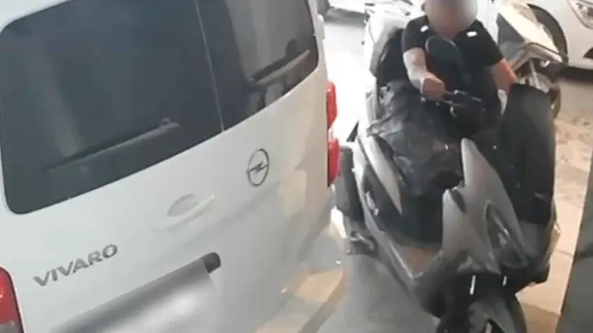 İzmir'de motosiklet hırsızlığı güvenlik kamerasına yansıdı haberinin görseli