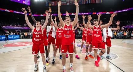 İzmir, genç basketçileriyle gurur duyuyor