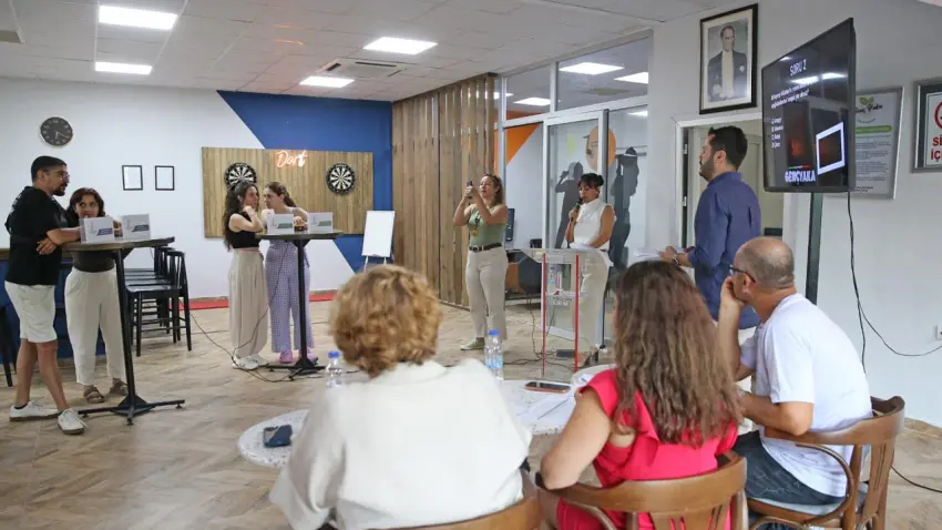 Karşıyaka’nın gençleri "Genç Yaka" Bilgi yarışmasında kıyasıya yarıştı haberinin görseli