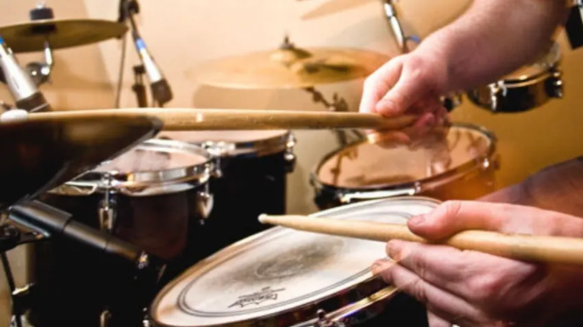 Menderes’te bateri ve darbuka kurslarına kayıtlar başladı haberinin görseli