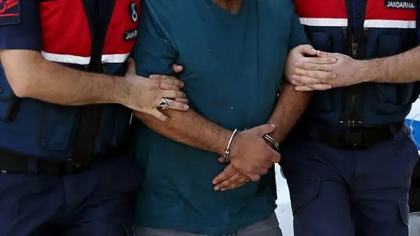 8 ilde sahte kimlik ve ehliyet operasyonu: Nüfus müdürlüğü çalışanları gözaltında  haberinin görseli