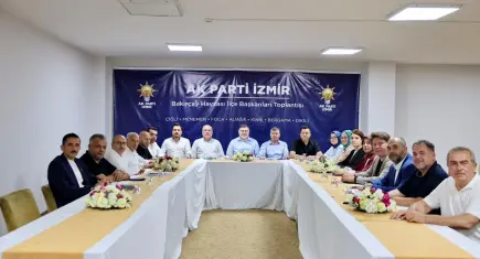 AK Parti İzmir'de Bakırçay Bölgesi İlçe Başkanları Bergama'da buluştu