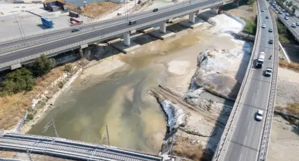 Meles Çayı ve Arap Deresi balçık ve kokudan arındırıldı