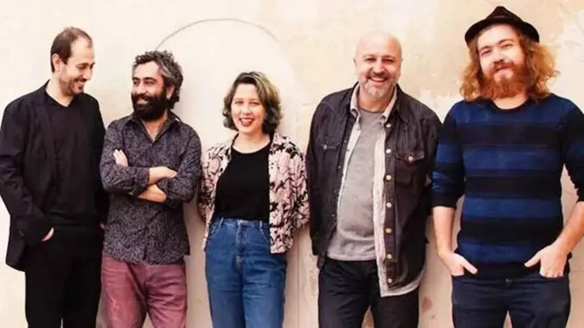 Ortadoğu müziği ve folk-rock İzmir’de buluşacak haberinin görseli